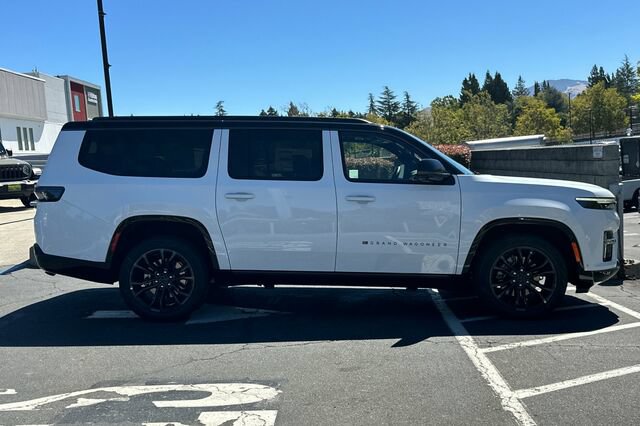 New 2026 Jeep Grand Wagoneer L Summit AWD/4WD image 3