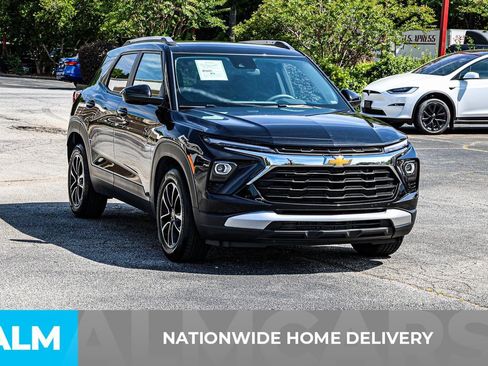 Used 2025 Chevrolet TrailBlazer LT FWD image 5