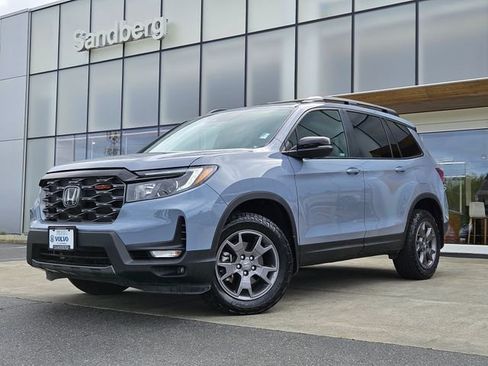 Used 2024 Honda Passport TrailSport image 1