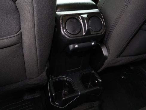 Used 2021 Jeep Gladiator Willys image 14