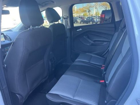 Used 2019 Ford Escape SE image 13