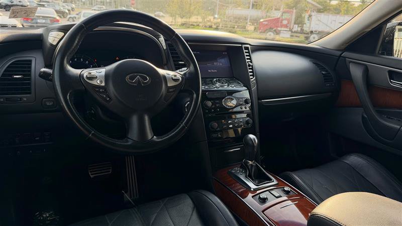 Used 2014 INFINITI QX70 2WD w/ Premium Package image 26