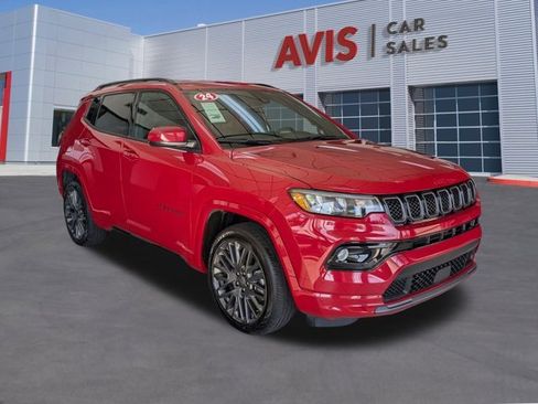 Used 2023 Jeep Compass Limited image 3