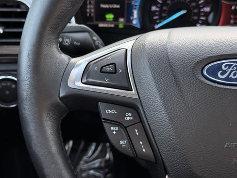 Used 2018 Ford Fusion SE w/ Equipment Group 602A FWD image 25