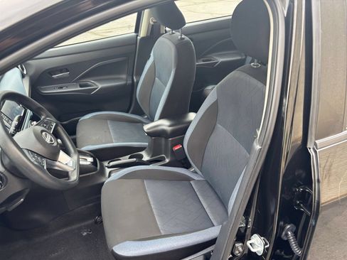 Used 2025 Nissan Versa SV FWD image 29