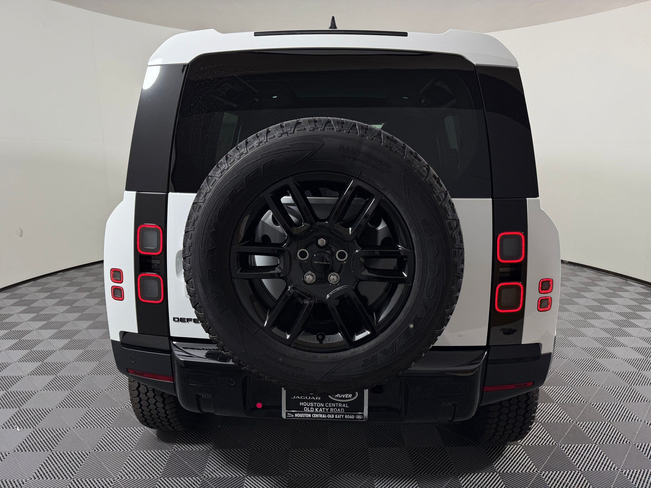 New 2026 Land Rover Defender 110 S AWD/4WD image 10