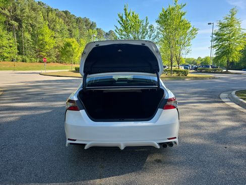 Used 2024 Toyota Camry SE image 12