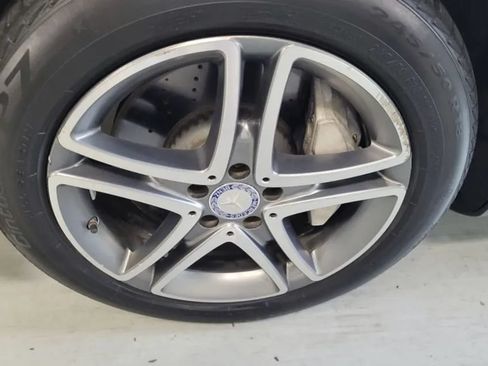 Used 2017 Mercedes-Benz S 550 4MATIC Sedan w/ Premium Package image 12