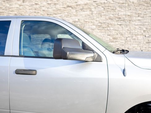 Used 2013 RAM 2500 Tradesman w/ Chrome Appearance Group image 17