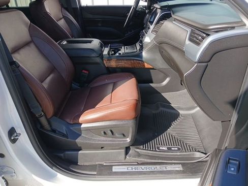 Used 2019 Chevrolet Suburban Premier w/ Premier Plus Edition RWD image 41