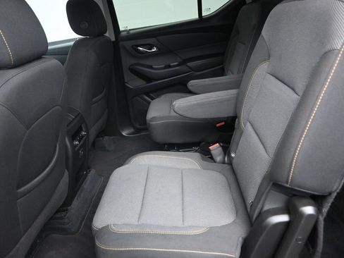 Used 2021 Chevrolet Traverse LT FWD image 14