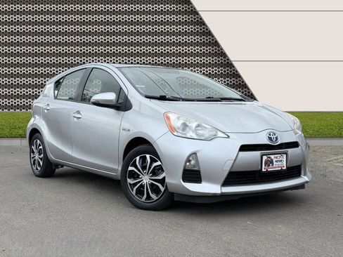 Used 2014 Toyota Prius C Two image 1