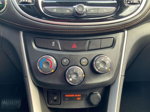 Used 2018 Chevrolet Trax LT w/ LT Convenience Package image 33