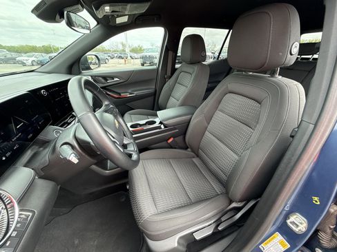 Used 2025 Chevrolet Equinox LT AWD/4WD image 13