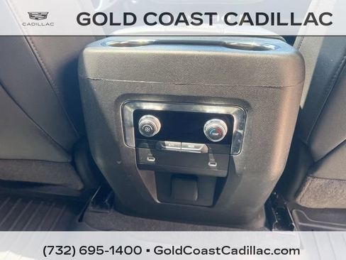 Used 2023 GMC Yukon SLT AWD/4WD image 11