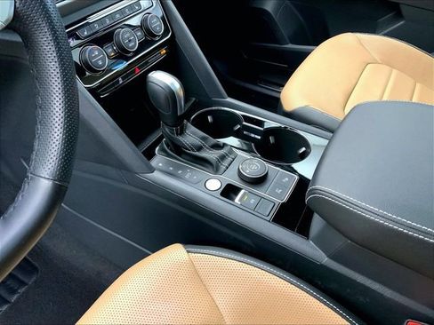 Used 2023 Volkswagen Atlas Cross Sport SEL Premium R-Line image 17