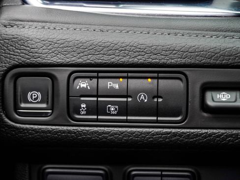 Used 2023 GMC Yukon Denali RWD image 36