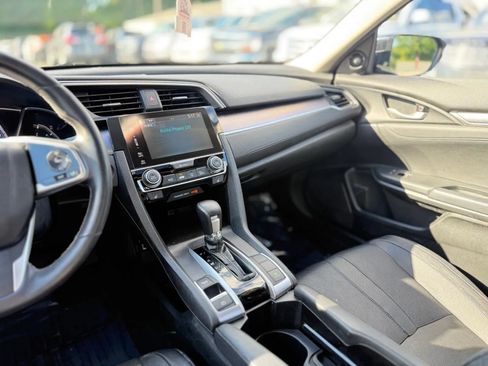 Used 2016 Honda Civic Touring image 23