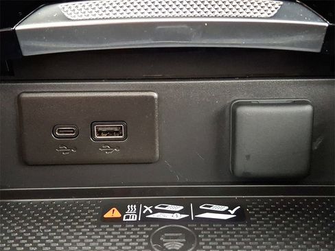 Used 2024 Buick Envision Avenir image 27