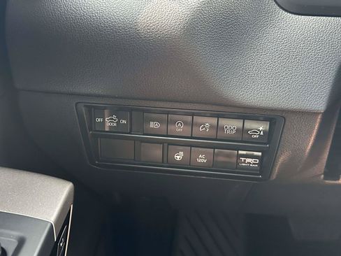 Used 2023 Toyota Tundra Limited AWD/4WD image 22