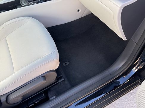 Used 2025 Hyundai Kona SEL FWD image 28