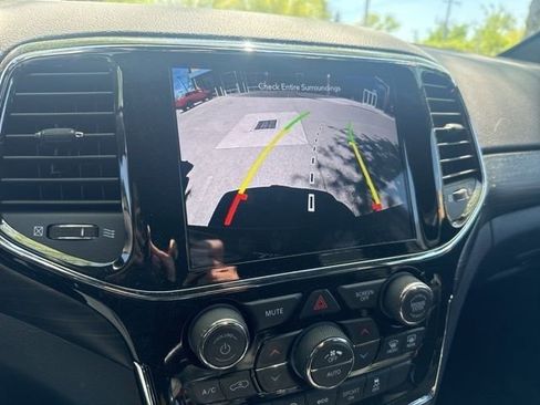 Used 2022 Jeep Grand Cherokee Laredo E w/ Security & Convenience Group AWD/4WD image 22