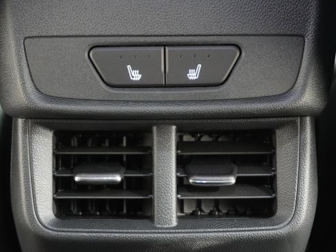 New 2026 Chevrolet Equinox ACTIV w/ Convenience Package III image 40