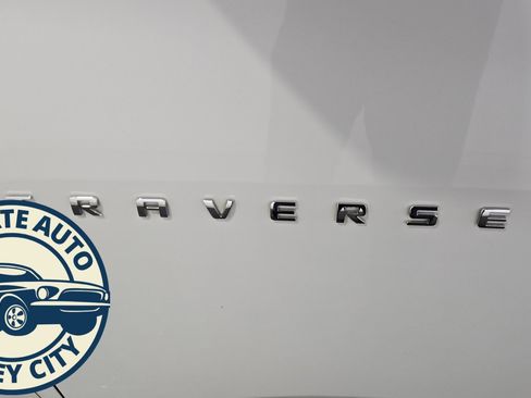 Used 2021 Chevrolet Traverse Premier image 10