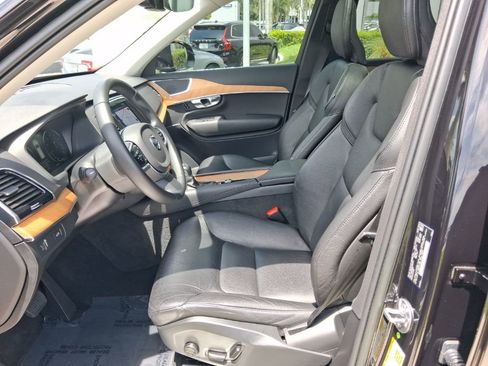 Used 2022 Volvo XC90 T6 Momentum w/ Advanced Package AWD/4WD image 13