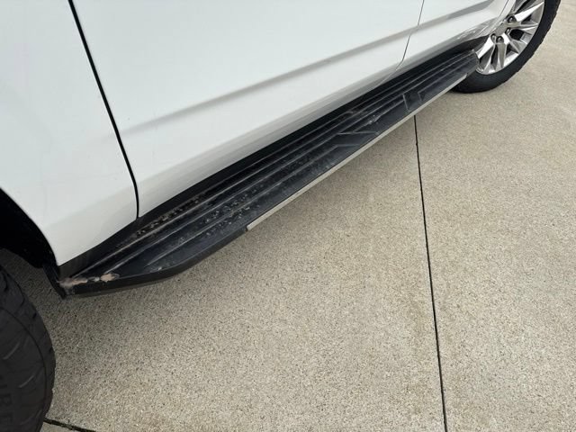 Used 2023 Chevrolet Suburban Premier AWD/4WD image 9