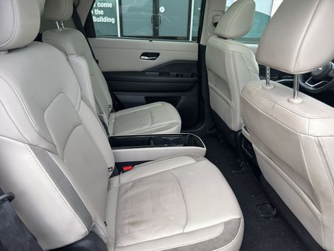 Used 2023 Nissan Pathfinder SL w/ SL Premium Package AWD/4WD image 14