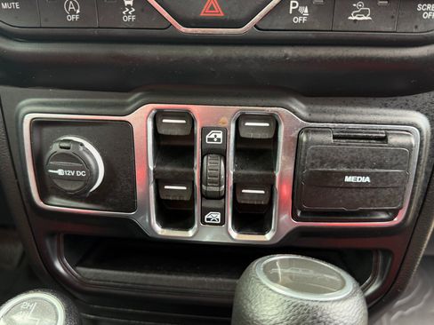 Used 2020 Jeep Gladiator Sport w/ Quick Order Package 24S AWD/4WD image 22