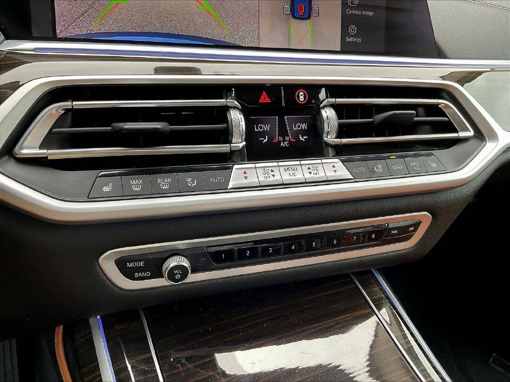 Used 2021 BMW X7 xDrive40i w/ Premium Package AWD/4WD image 18