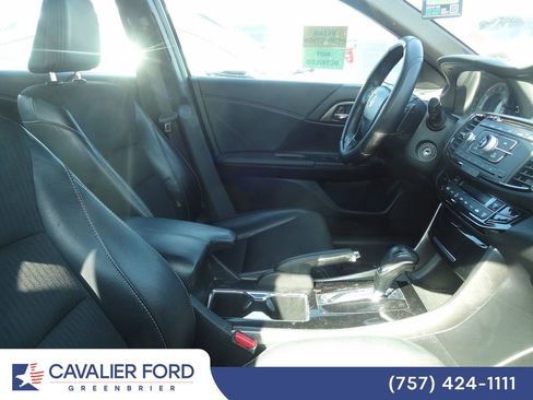 Used 2017 Honda Accord Sport image 9