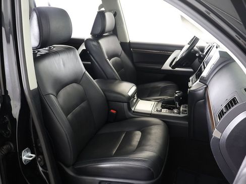 Used 2020 Toyota Land Cruiser image 35