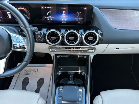 Used 2023 Mercedes-Benz GLA 250 4MATIC image 16