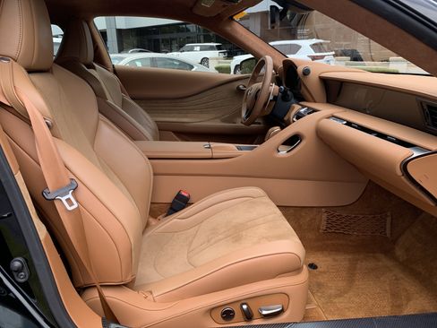 Used 2021 Lexus LC 500 Coupe w/ Performance Package RWD image 35