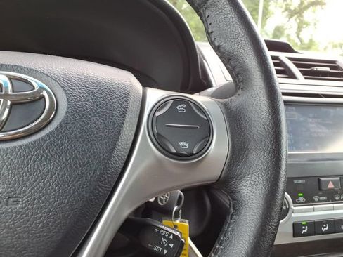 Used 2013 Toyota Camry SE FWD image 17