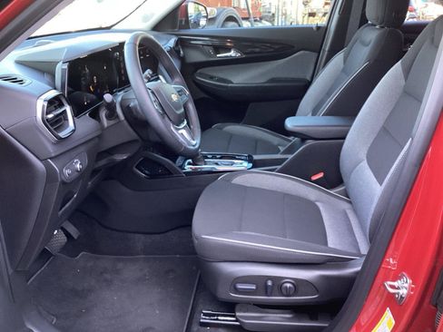 Used 2026 Chevrolet TrailBlazer LT w/ Convenience Package FWD image 10