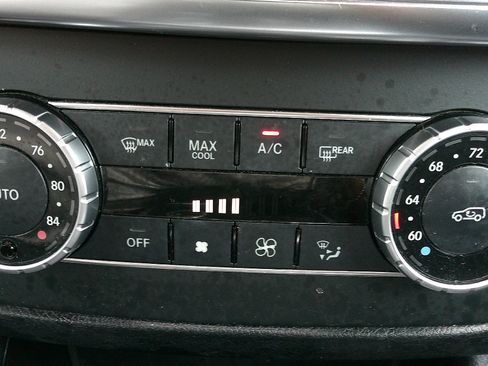 Used 2015 Mercedes-Benz GL 450 4MATIC image 32