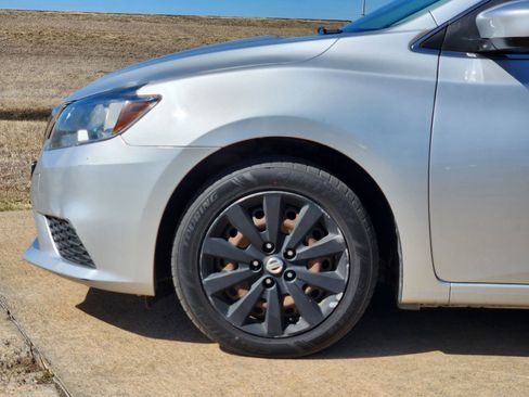 Used 2017 Nissan Sentra S image 13