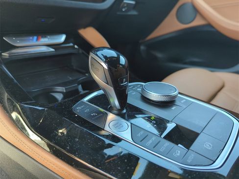 Used 2024 BMW X4 M40i image 31