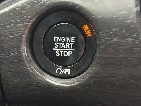Used 2018 Jeep Grand Cherokee Altitude AWD/4WD image 46