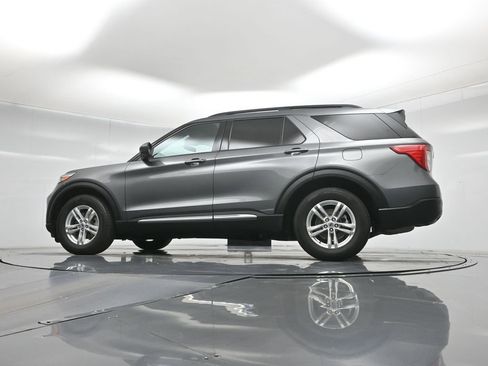Certified 2023 Ford Explorer XLT RWD image 53