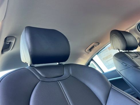 Used 2026 Genesis G70 2.5T image 18