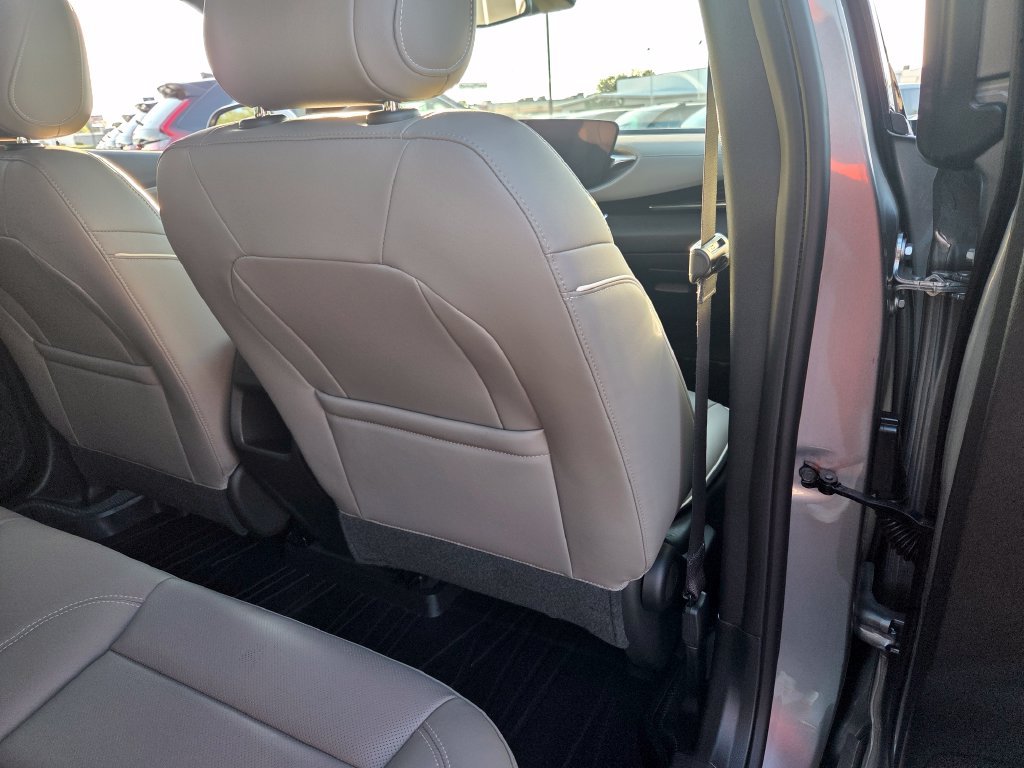 Used 2026 Buick Envista Avenir FWD image 29