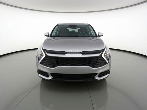 Used 2025 Kia Sportage LX FWD image 2