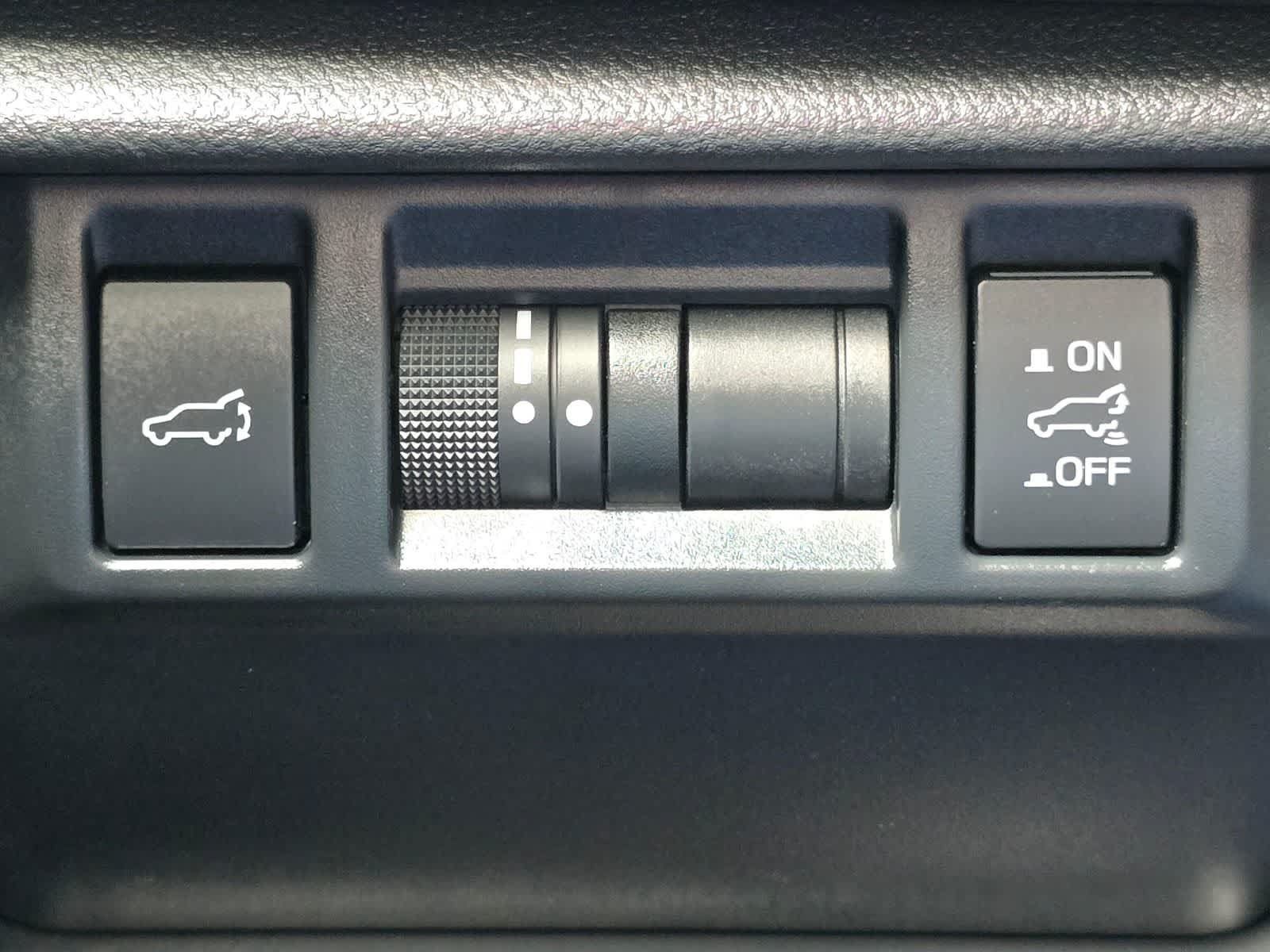 Certified 2025 Subaru Forester Premium AWD/4WD image 18
