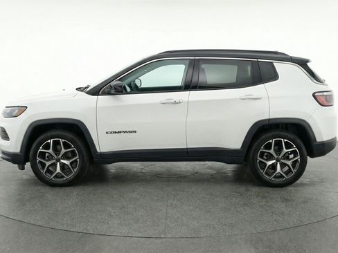 Used 2025 Jeep Compass Limited AWD/4WD image 5