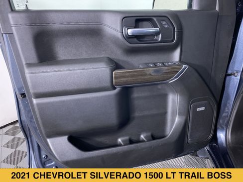 Used 2021 Chevrolet Silverado 1500 LT Trail Boss w/ Convenience Package II AWD/4WD image 11